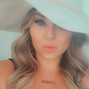 Meet your Posher, Erika